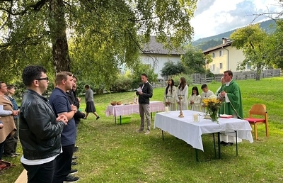 Seminaristen und Priester aus Iași in Rumänien und Rzeszów in Polen besuchten die steirische Kirche. Gemeinsame  Gottesdienste (hier in Wörschach) und viele Begegnungen stärkten die Erfahrung weltkirchlicher Einheit.