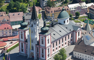 Die Pfarre Mariazell ist durch die jahrhundertealte Tradition der Wallfahrt geprägt: Zahlreiche Pilgernde besuchen jährlich die Basilika.