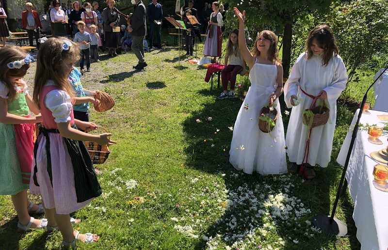 Fronleichnam unter schönem Himmel