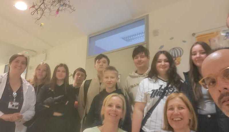 Besuch der Firmlinge auf der Frühgeborenenstation in Graz: Ein Ort der Hoffnung / Valentini Egon Besuch der Firmlinge auf der Frühgeborenenstation in Graz: Ein Ort der Hoffnung