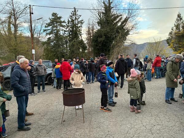 Weihfeuertragen am Karsamstag